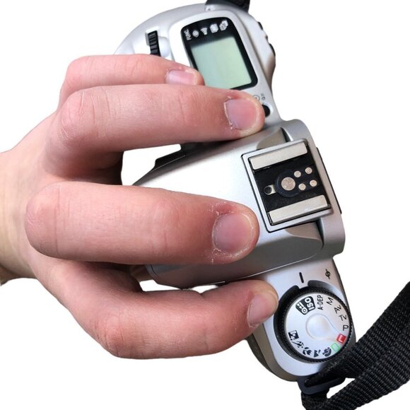 CANON EOS 500N SLR Film Camera With Canon 28-80mm Lens - Picture 7 of 16